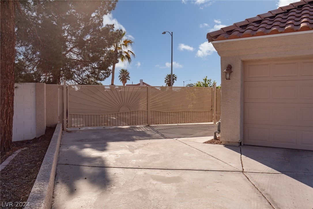 4004 Featherstone Lane