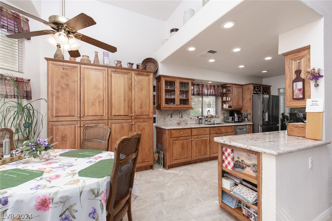 4004 Featherstone Lane