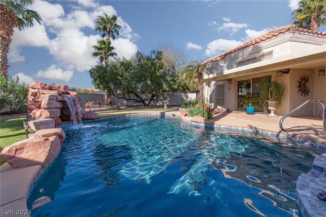 4004 Featherstone Lane