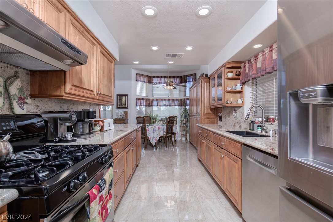 4004 Featherstone Lane