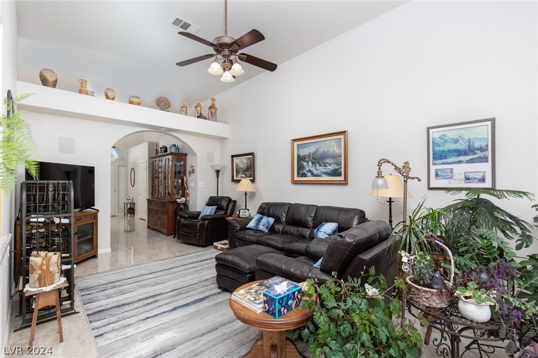 4004 Featherstone Lane