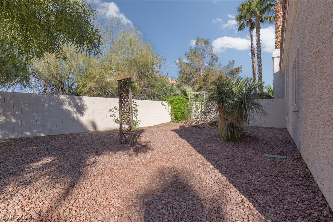 4004 Featherstone Lane