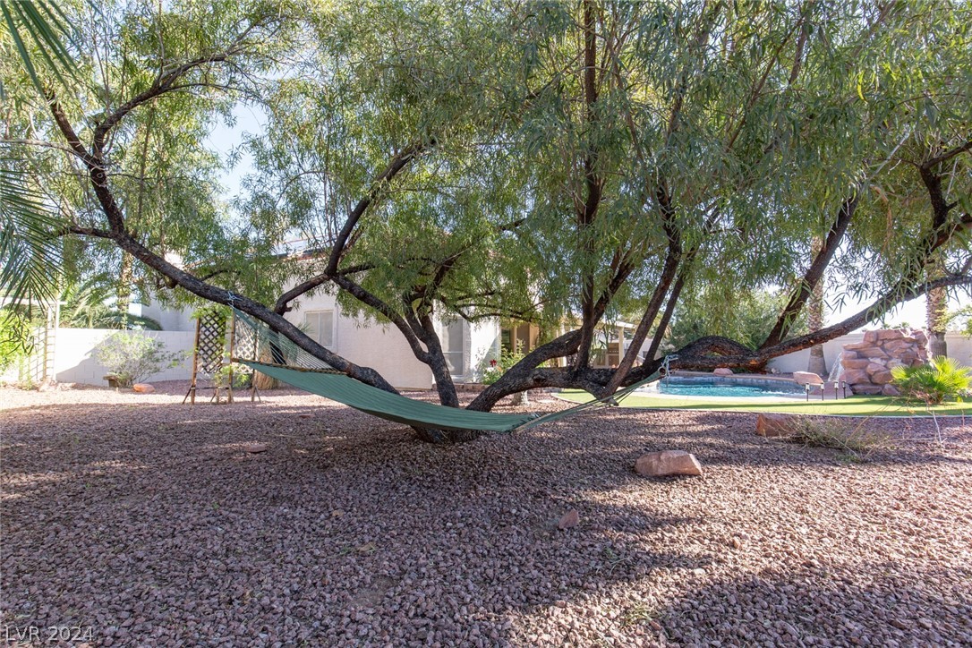 4004 Featherstone Lane