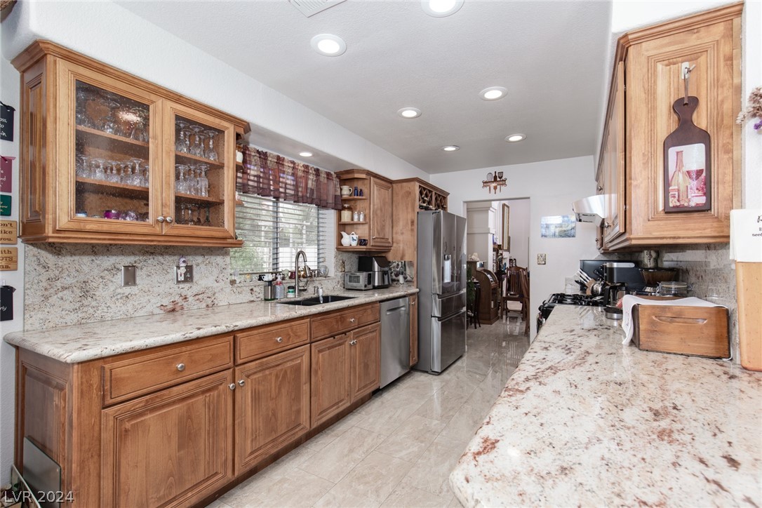 4004 Featherstone Lane