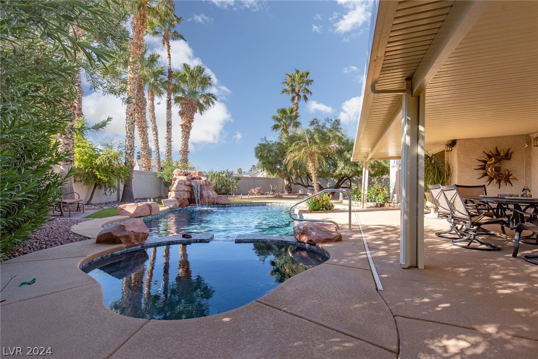 4004 Featherstone Lane