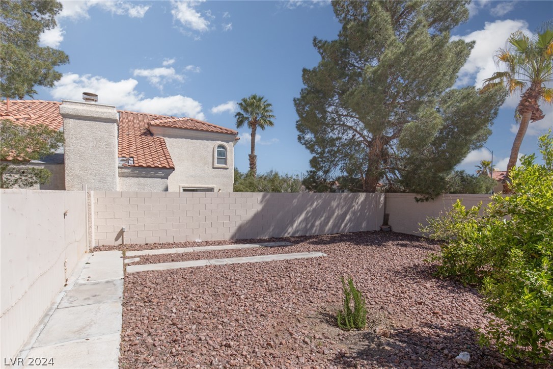 4004 Featherstone Lane