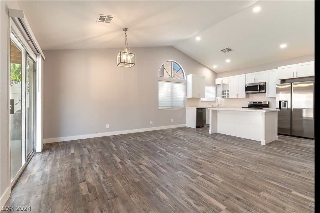 2432 Seymour Court