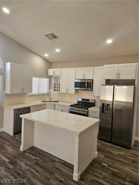 2432 Seymour Court