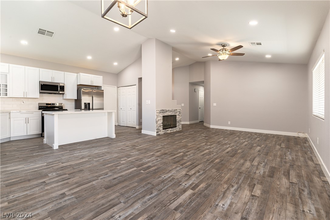 2432 Seymour Court