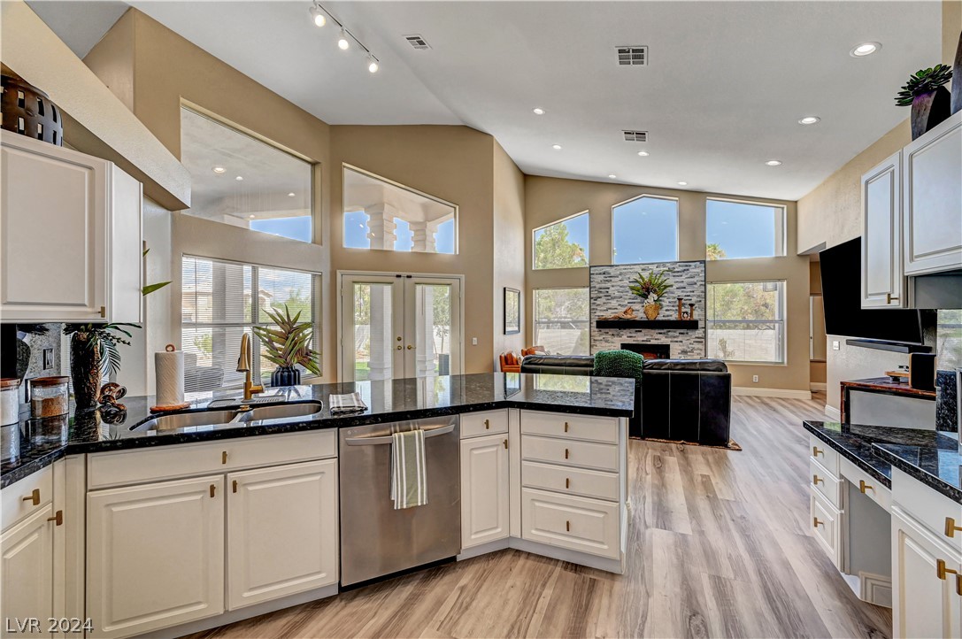 3930 West Ford Avenue