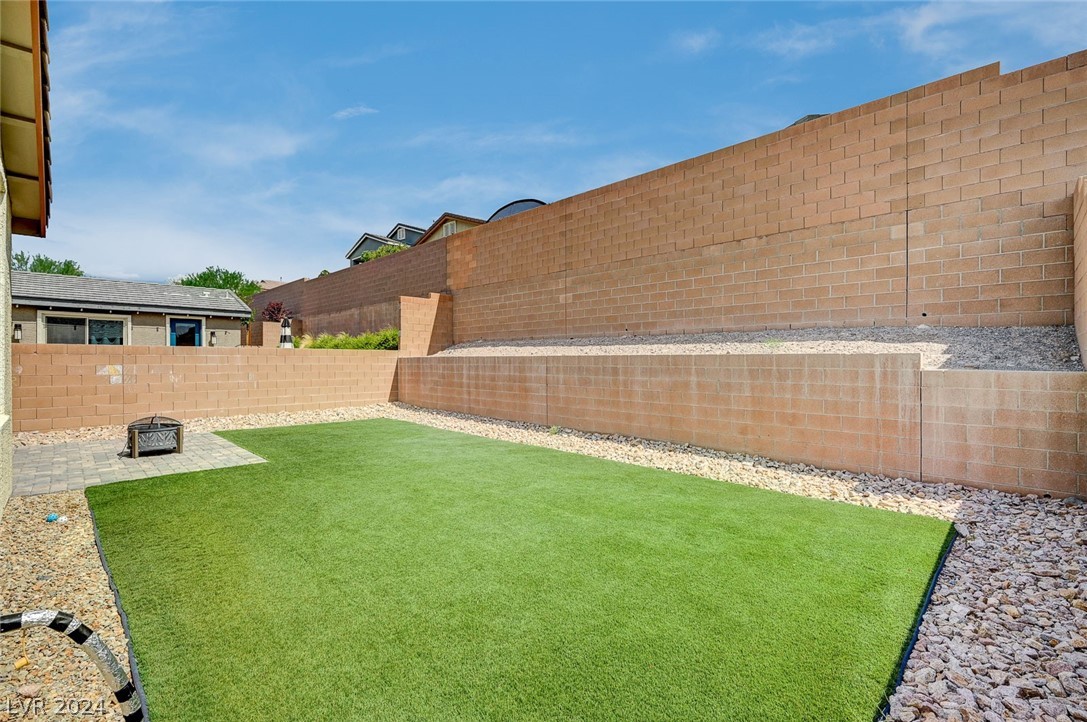 3151 Hazy Hills Avenue