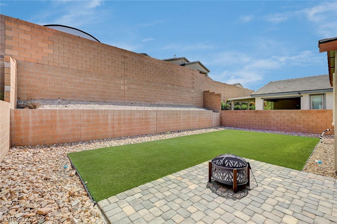 3151 Hazy Hills Avenue