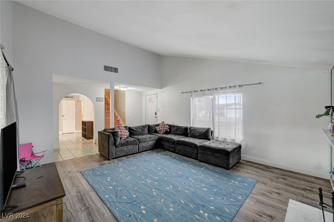 3933 Manford Circle