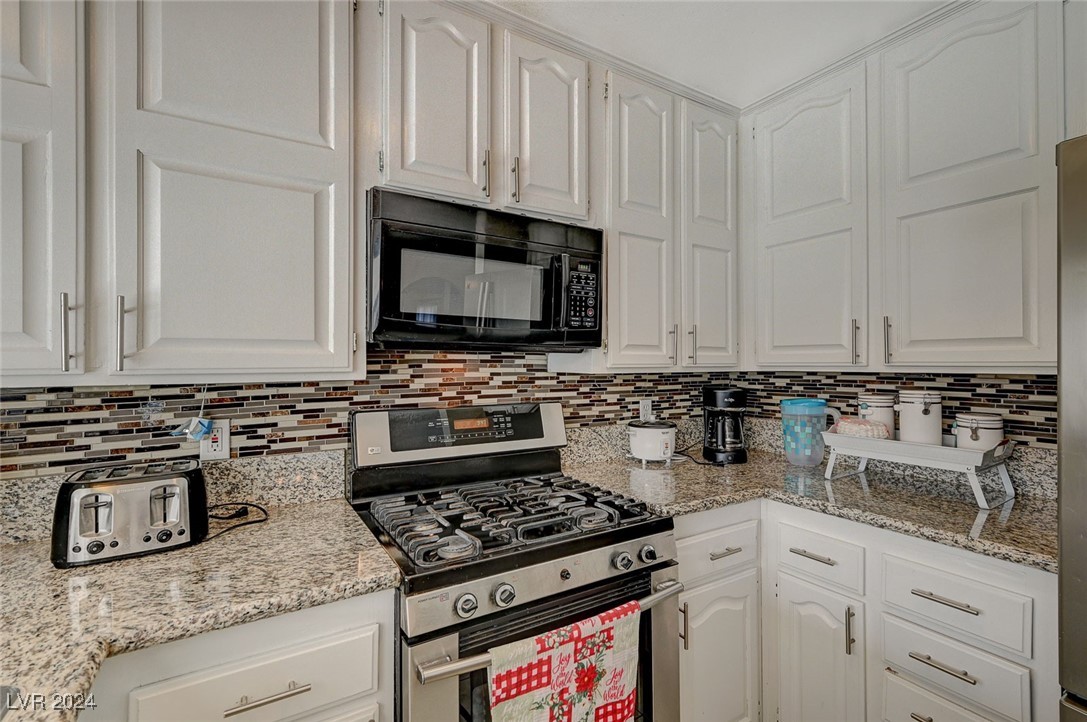 3933 Manford Circle