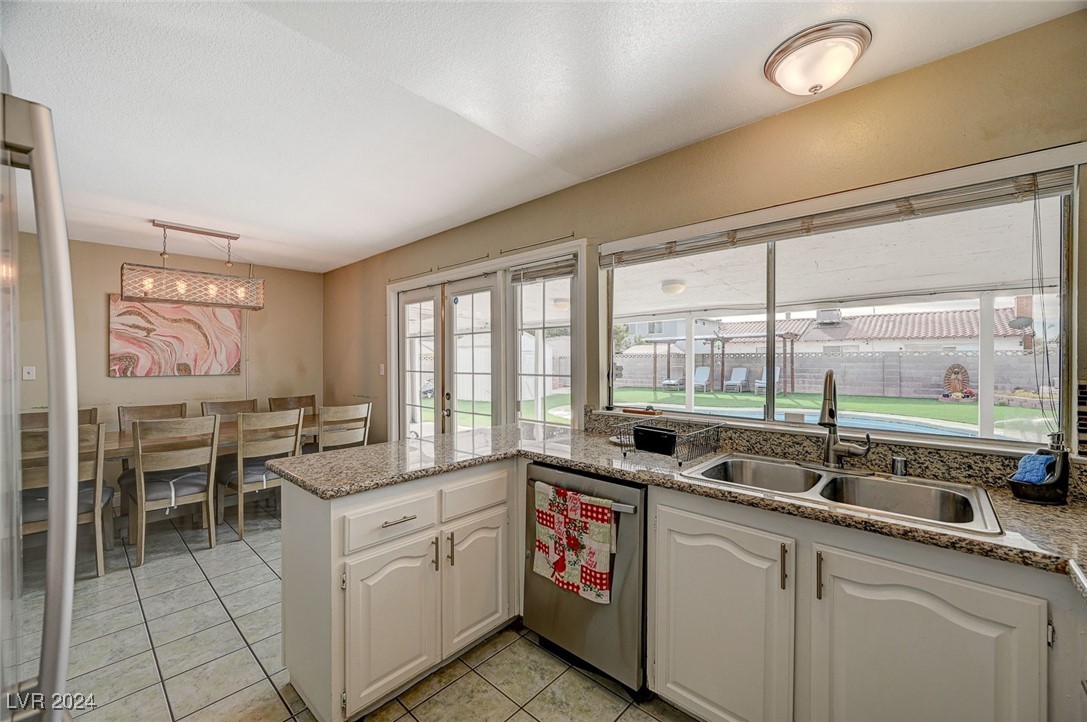 3933 Manford Circle