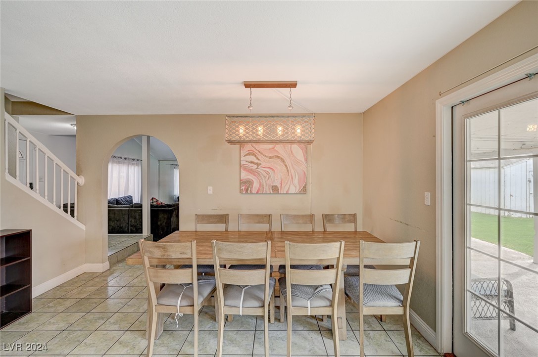 3933 Manford Circle