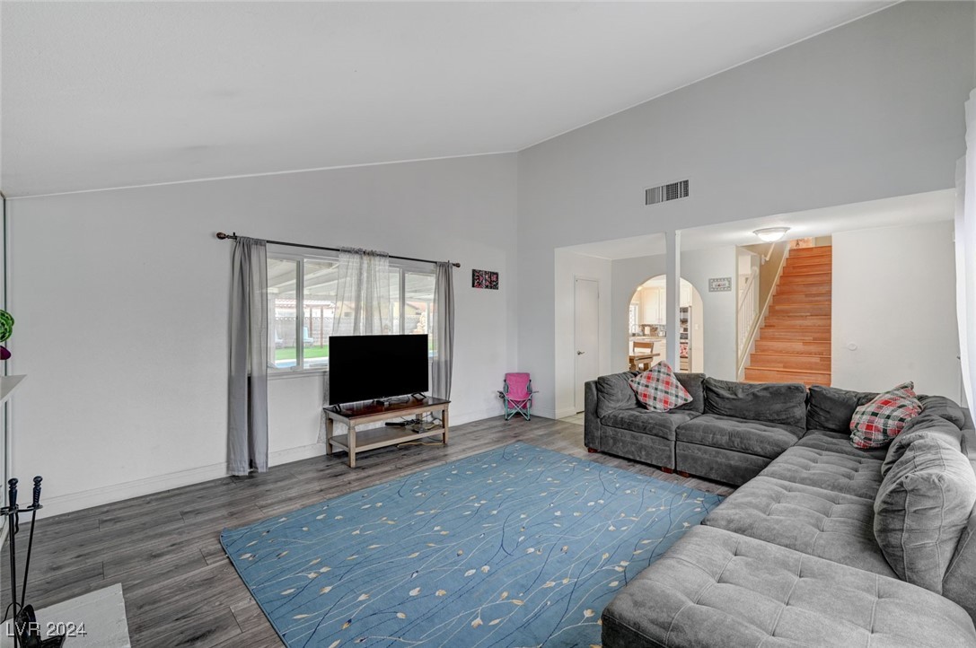 3933 Manford Circle