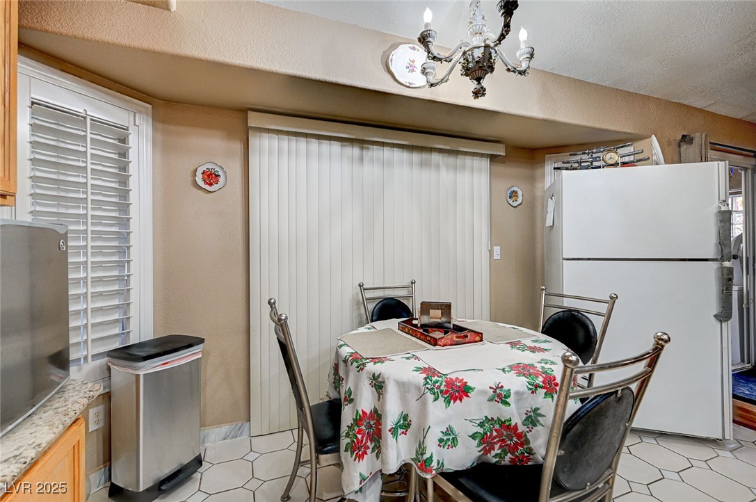 2686 African Violet Avenue