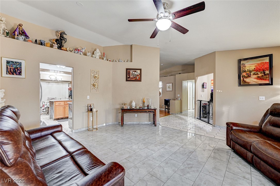 2686 African Violet Avenue