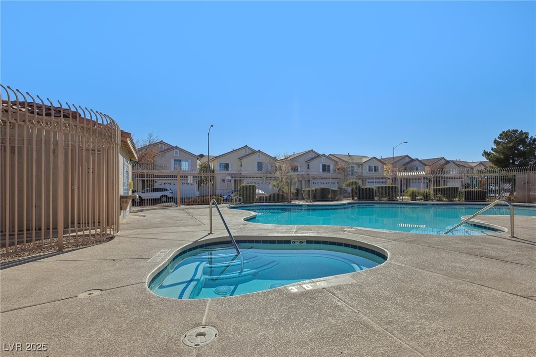 7194 Cestrum Road