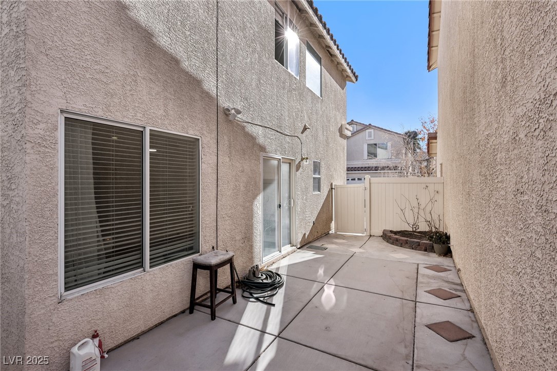 7194 Cestrum Road