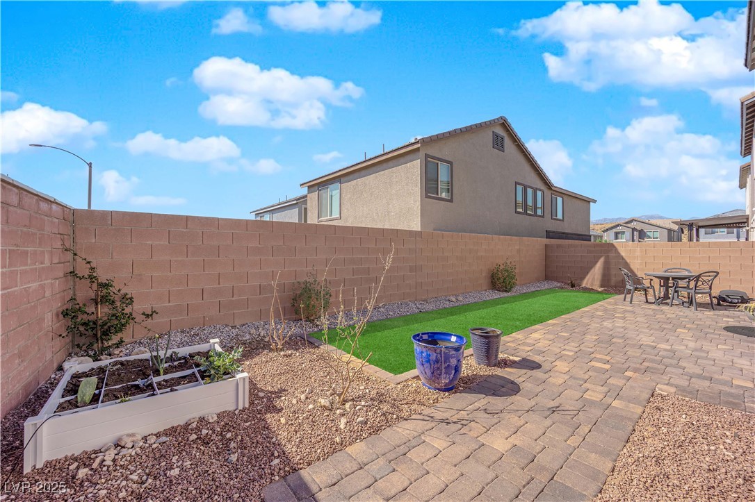 9411 Azul Hill Avenue