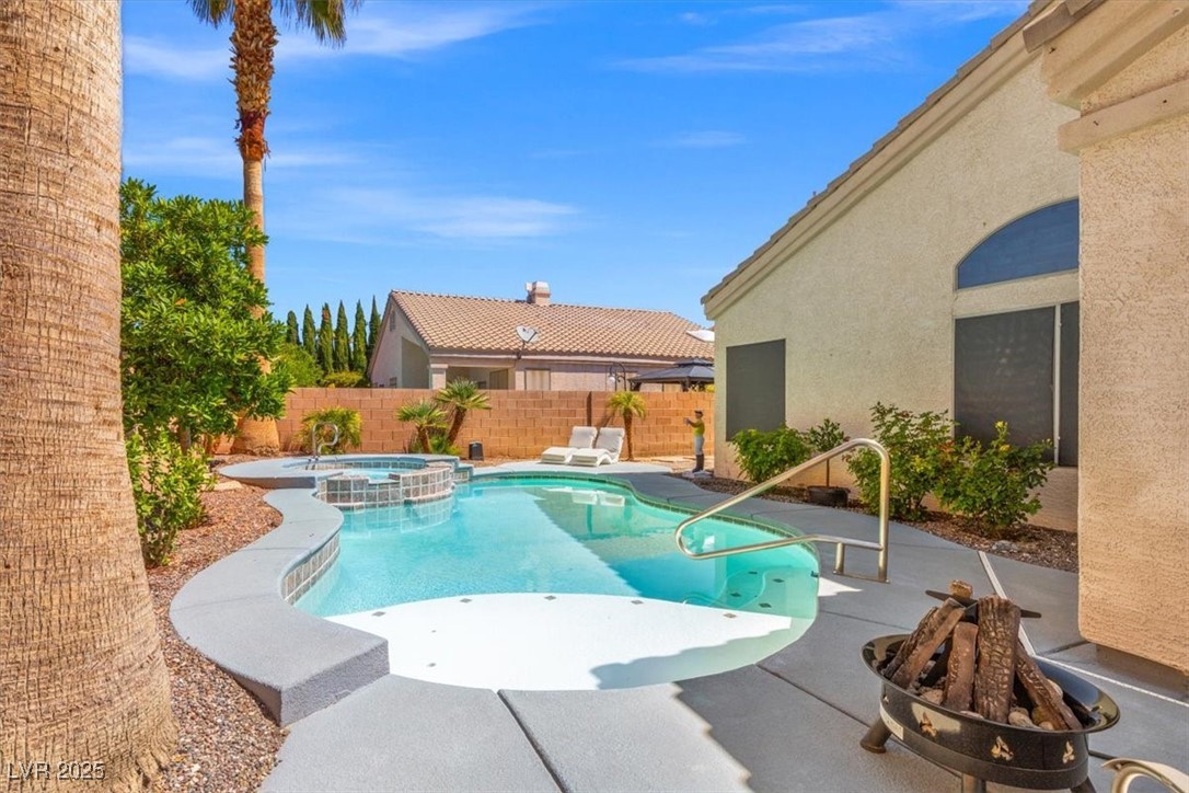 5421 Tourmaline Street