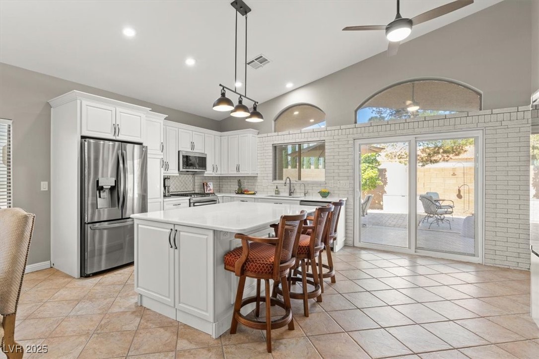 5421 Tourmaline Street