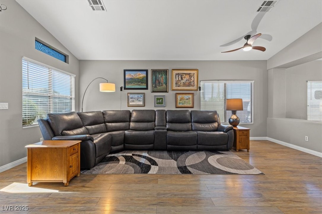 5421 Tourmaline Street