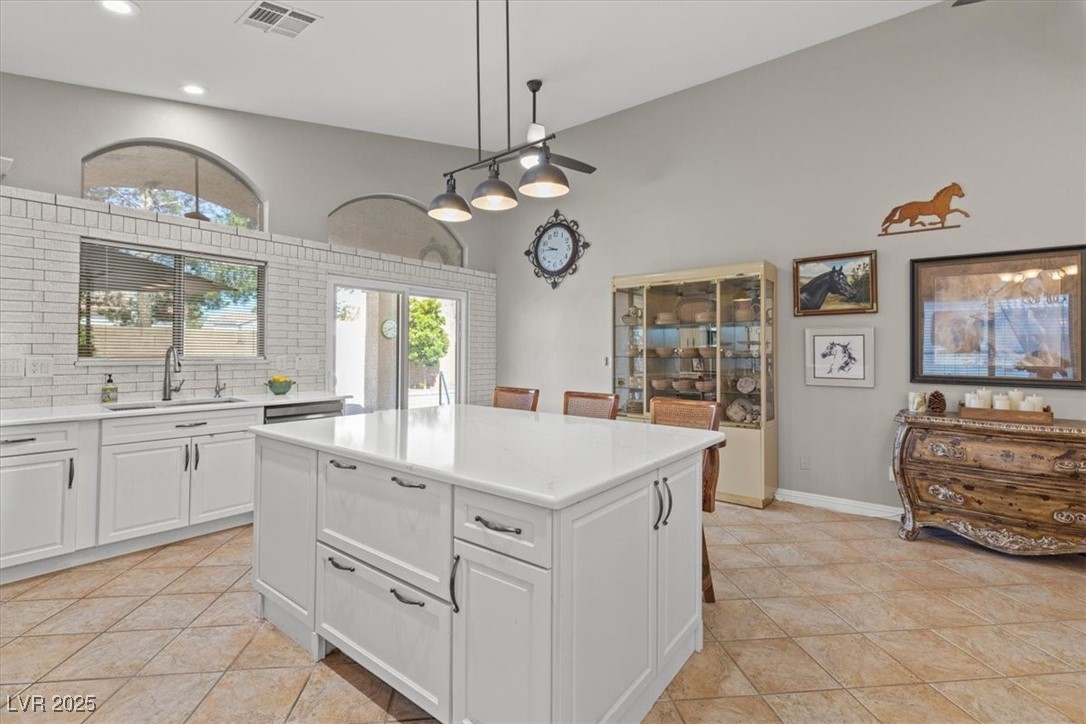 5421 Tourmaline Street