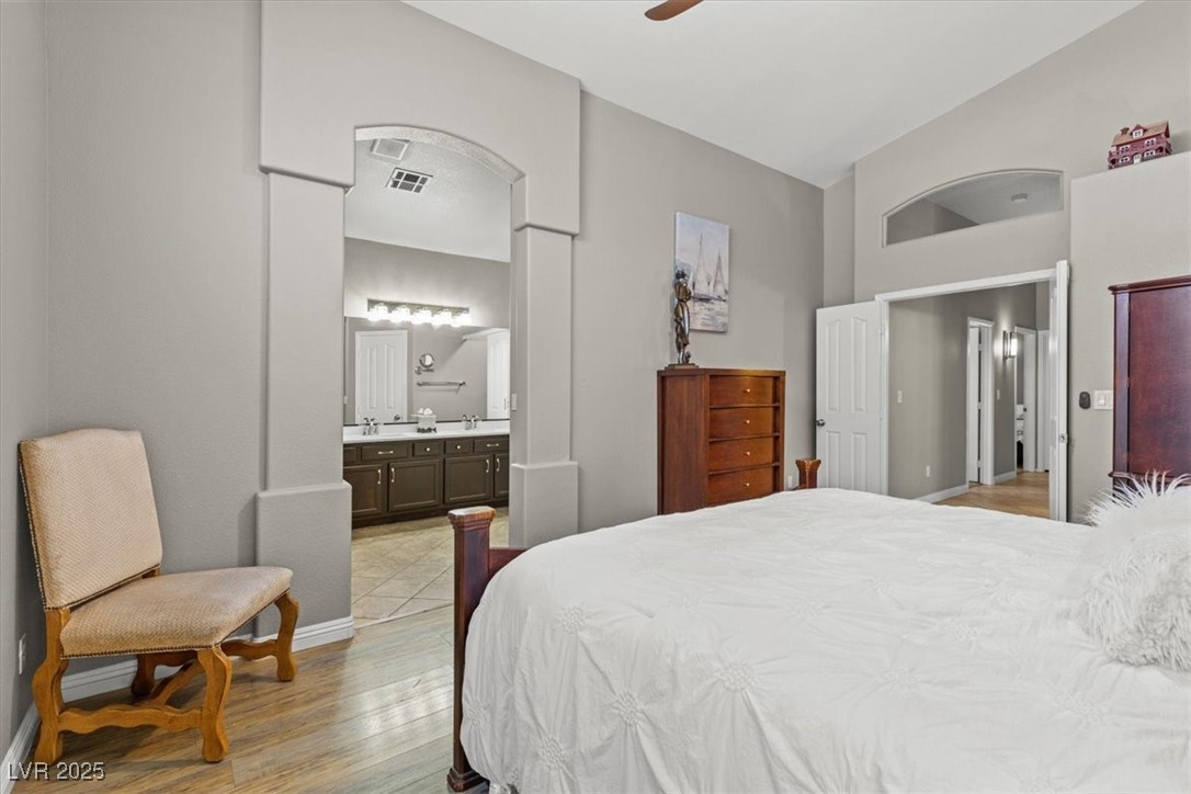 5421 Tourmaline Street