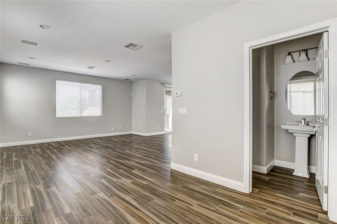 11032 Brandan Alps Street