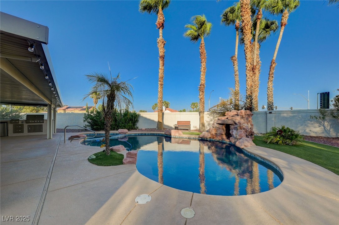 4004 Featherstone Lane