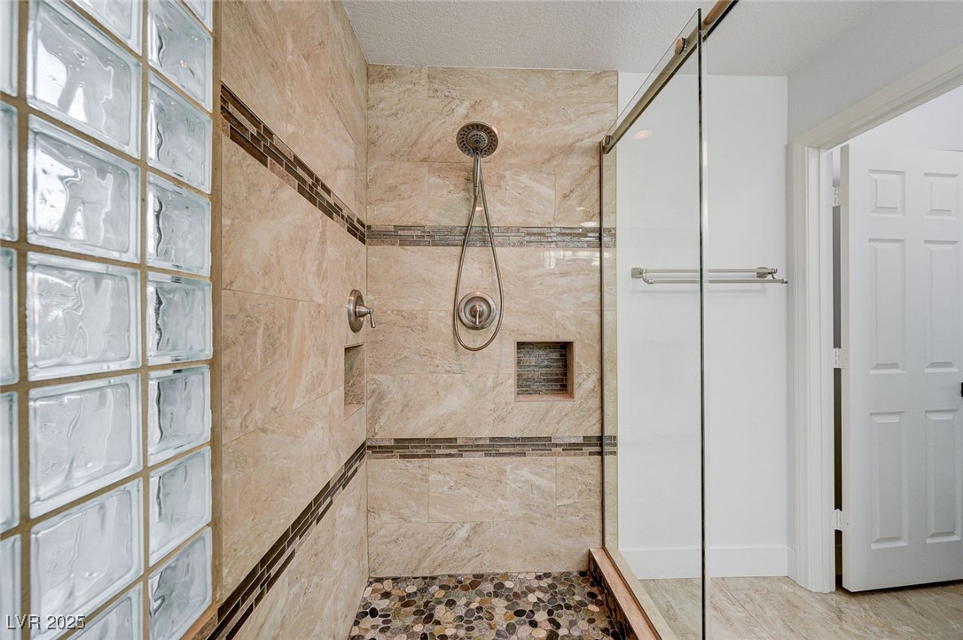 4004 Featherstone Lane