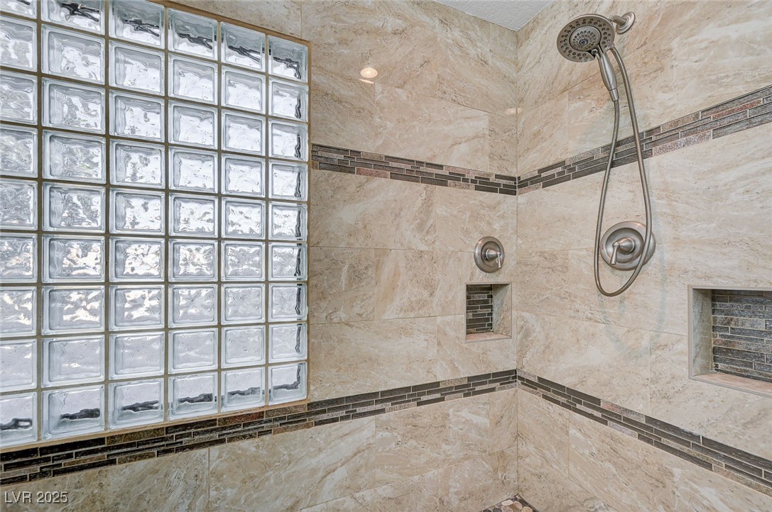 4004 Featherstone Lane