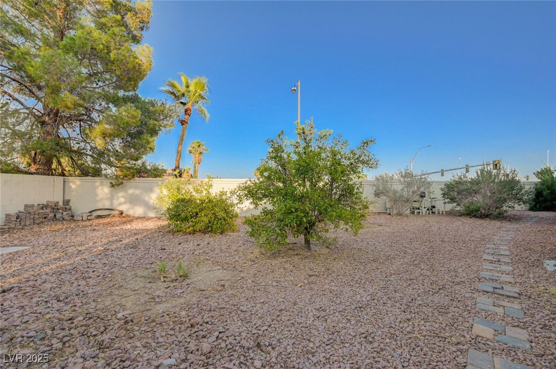 4004 Featherstone Lane