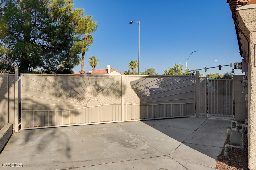 4004 Featherstone Lane