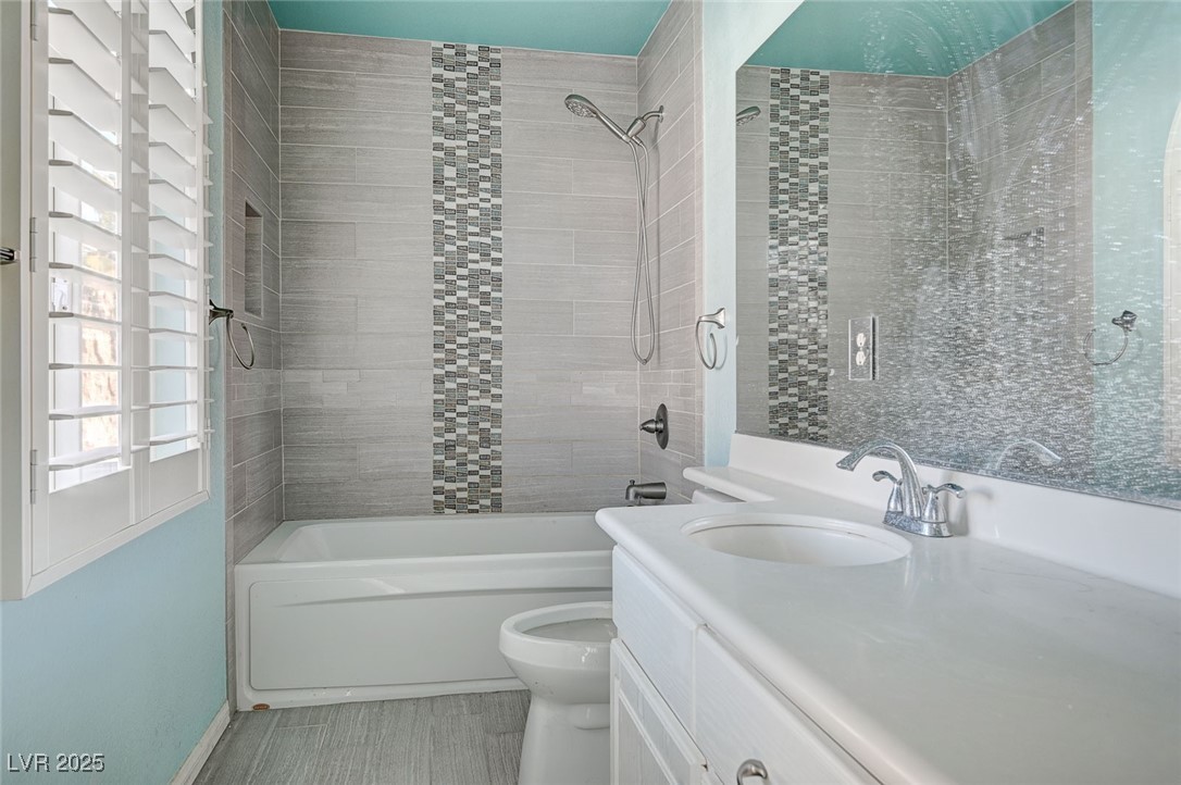 8776 Country View Avenue