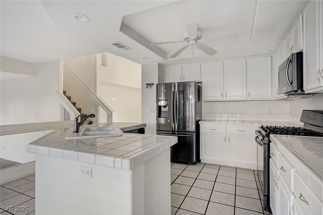 8776 Country View Avenue