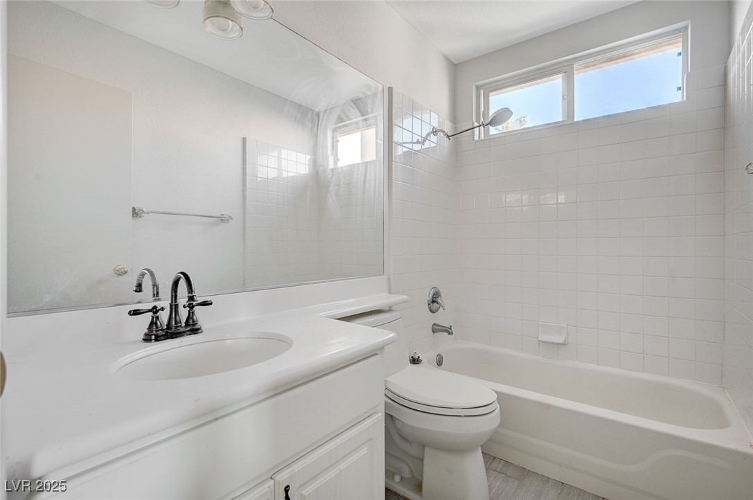 8776 Country View Avenue