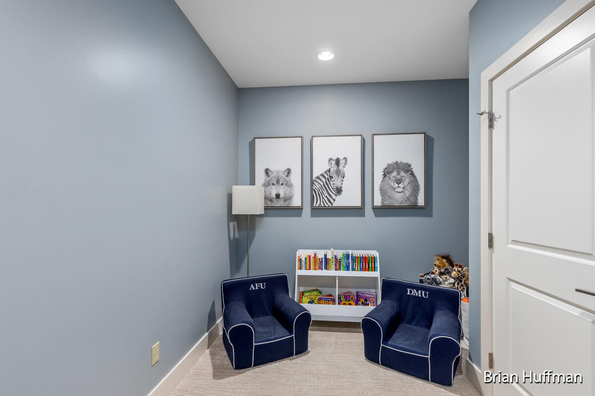 4995 W Village Trail SE