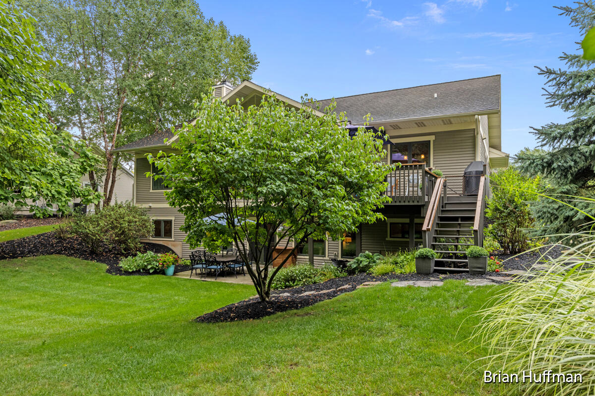 4995 W Village Trail SE