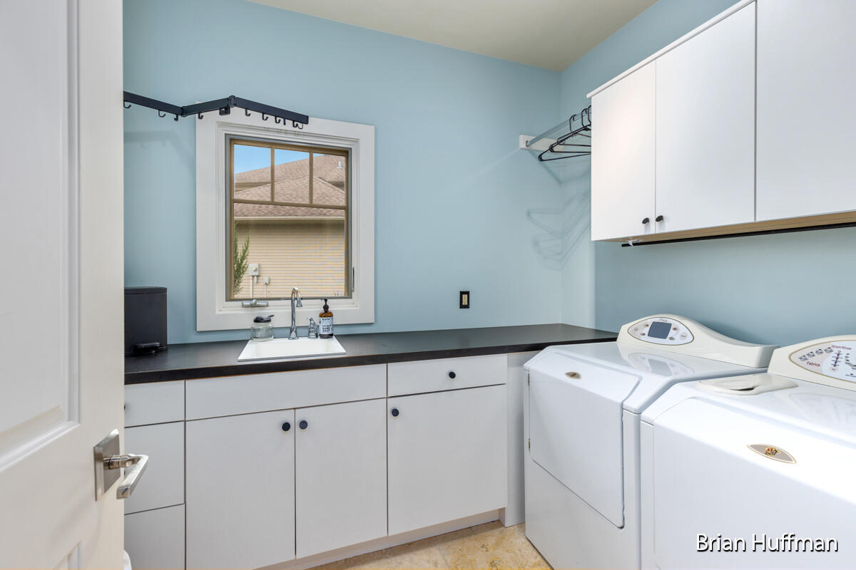 4995 W Village Trail SE