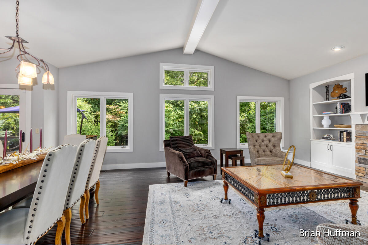 4995 W Village Trail SE