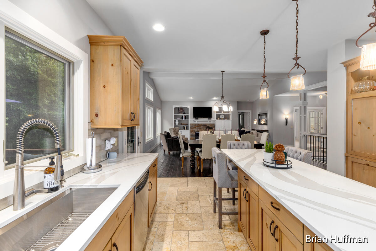 4995 W Village Trail SE