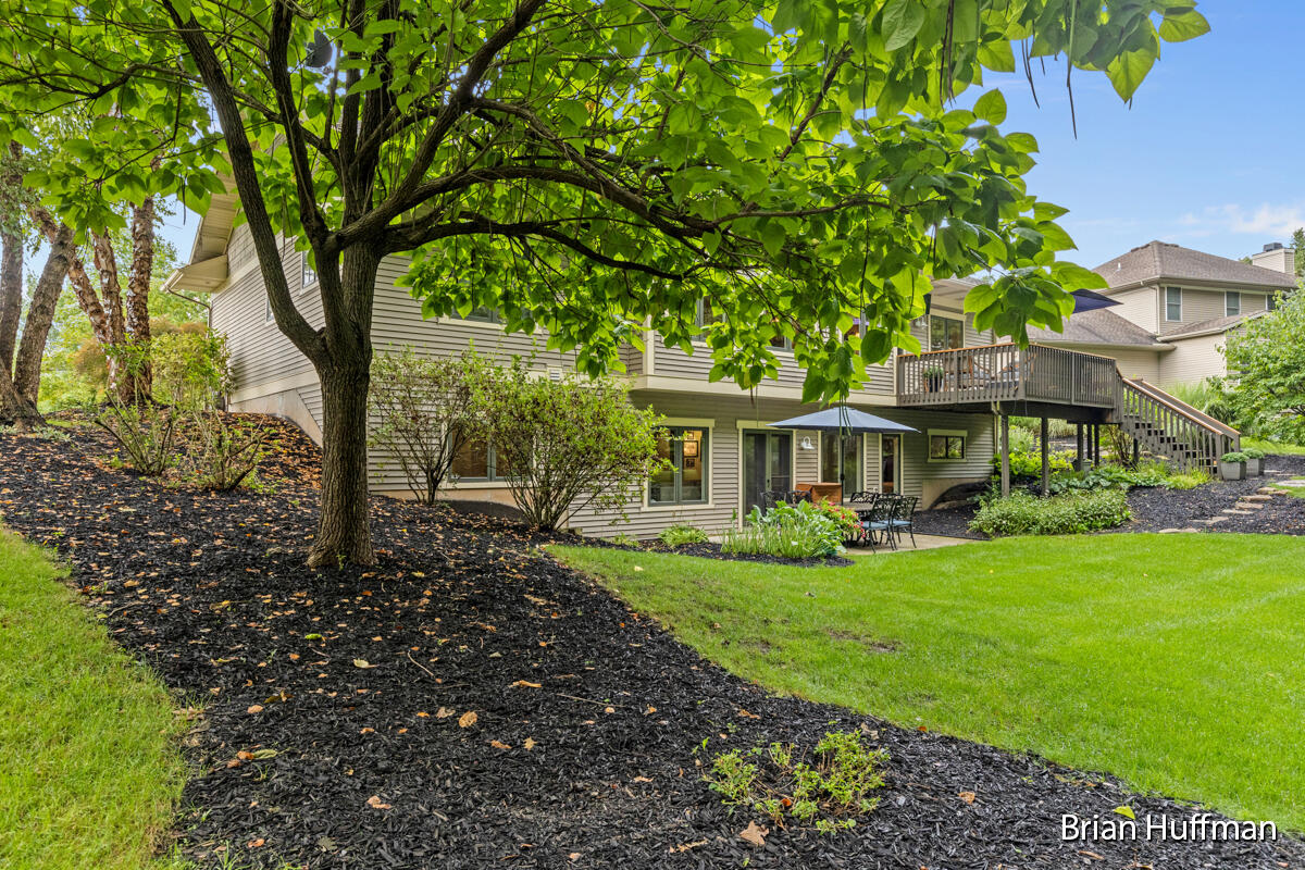 4995 W Village Trail SE