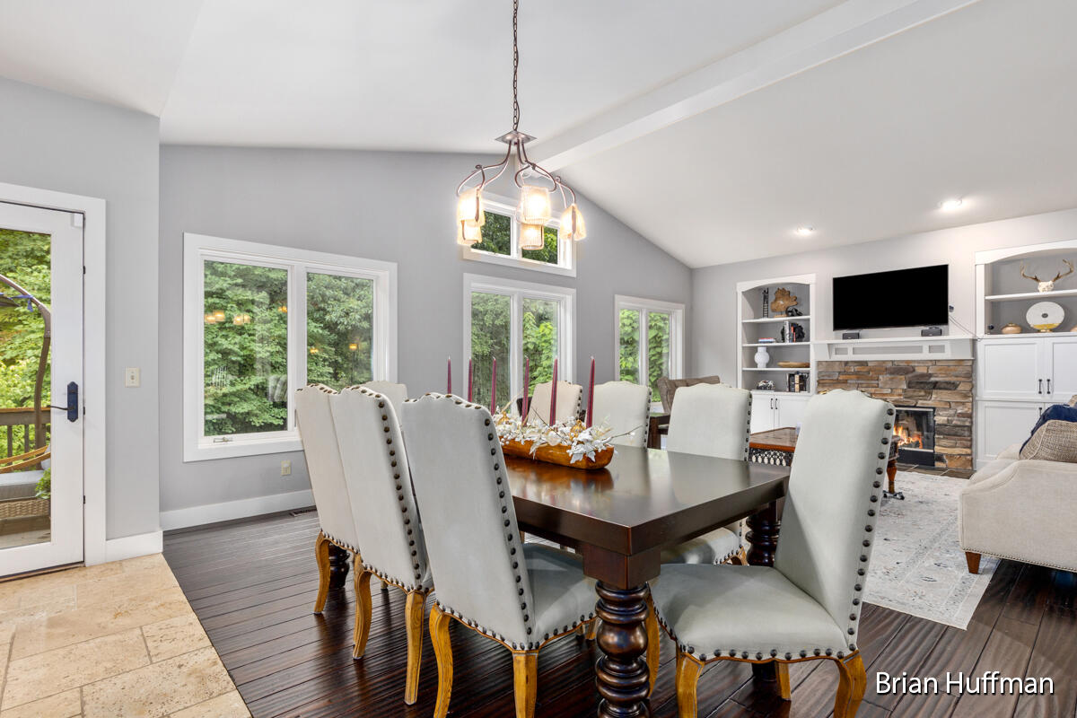 4995 W Village Trail SE