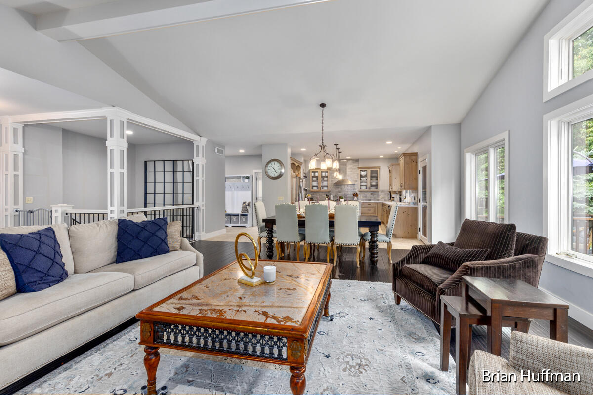 4995 W Village Trail SE