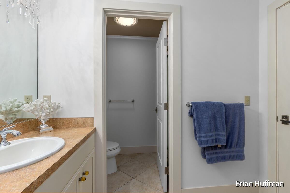 4995 W Village Trail SE