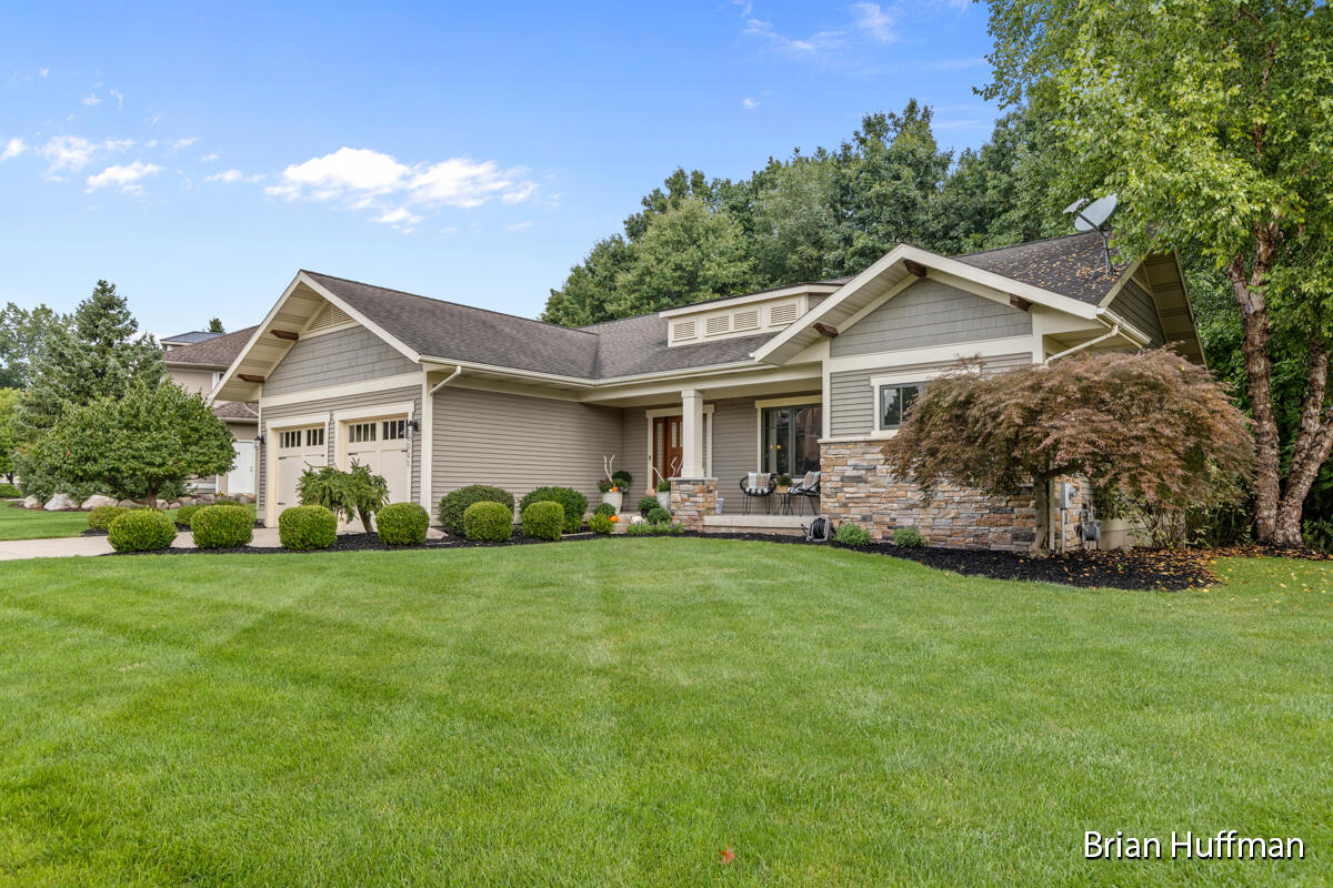 4995 W Village Trail SE